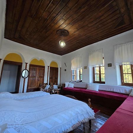 Traditional Guesthouse Përmet エクステリア 写真