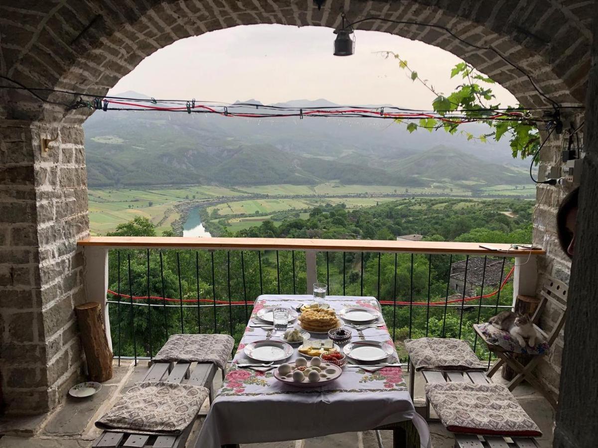 Traditional Guesthouse Përmet エクステリア 写真