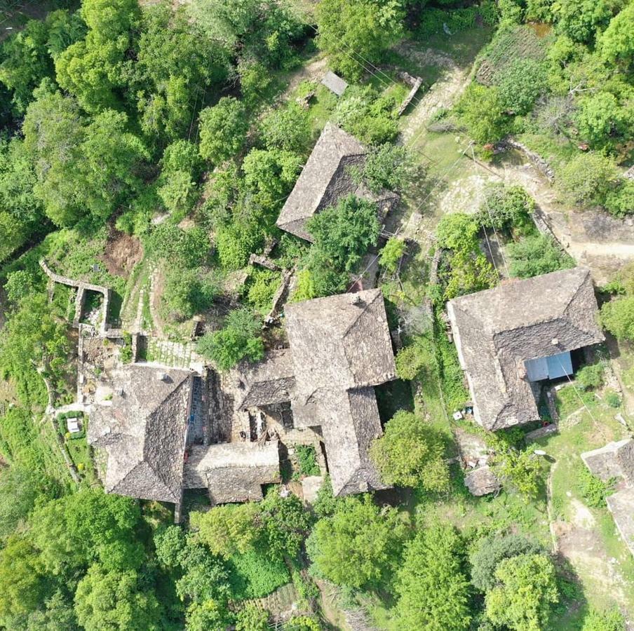Traditional Guesthouse Përmet エクステリア 写真