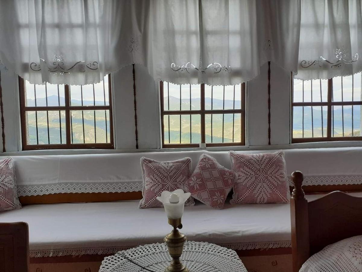 Traditional Guesthouse Përmet エクステリア 写真